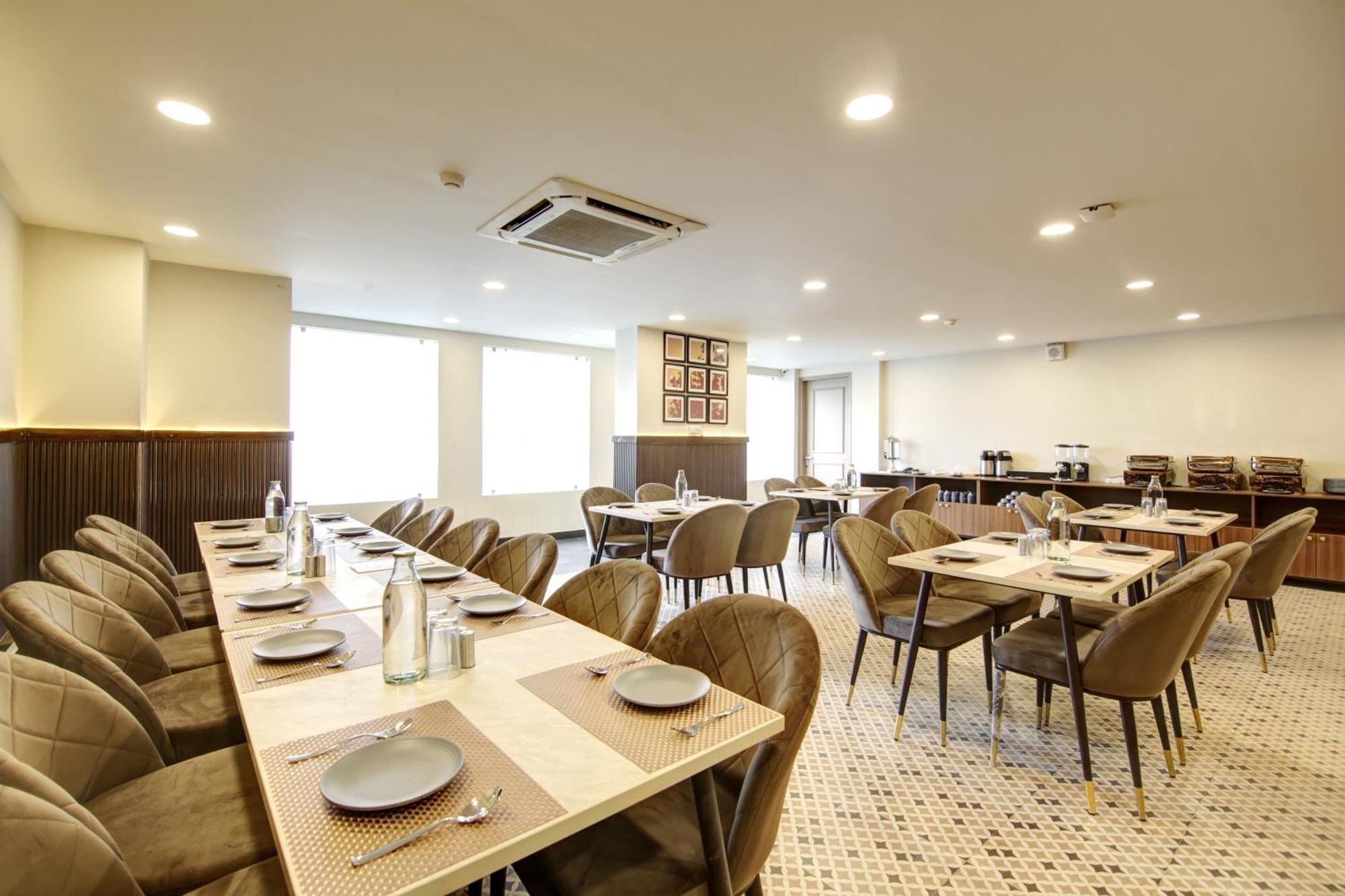 Saltstayz Select - Golf Course Road Гургаон Екстериор снимка