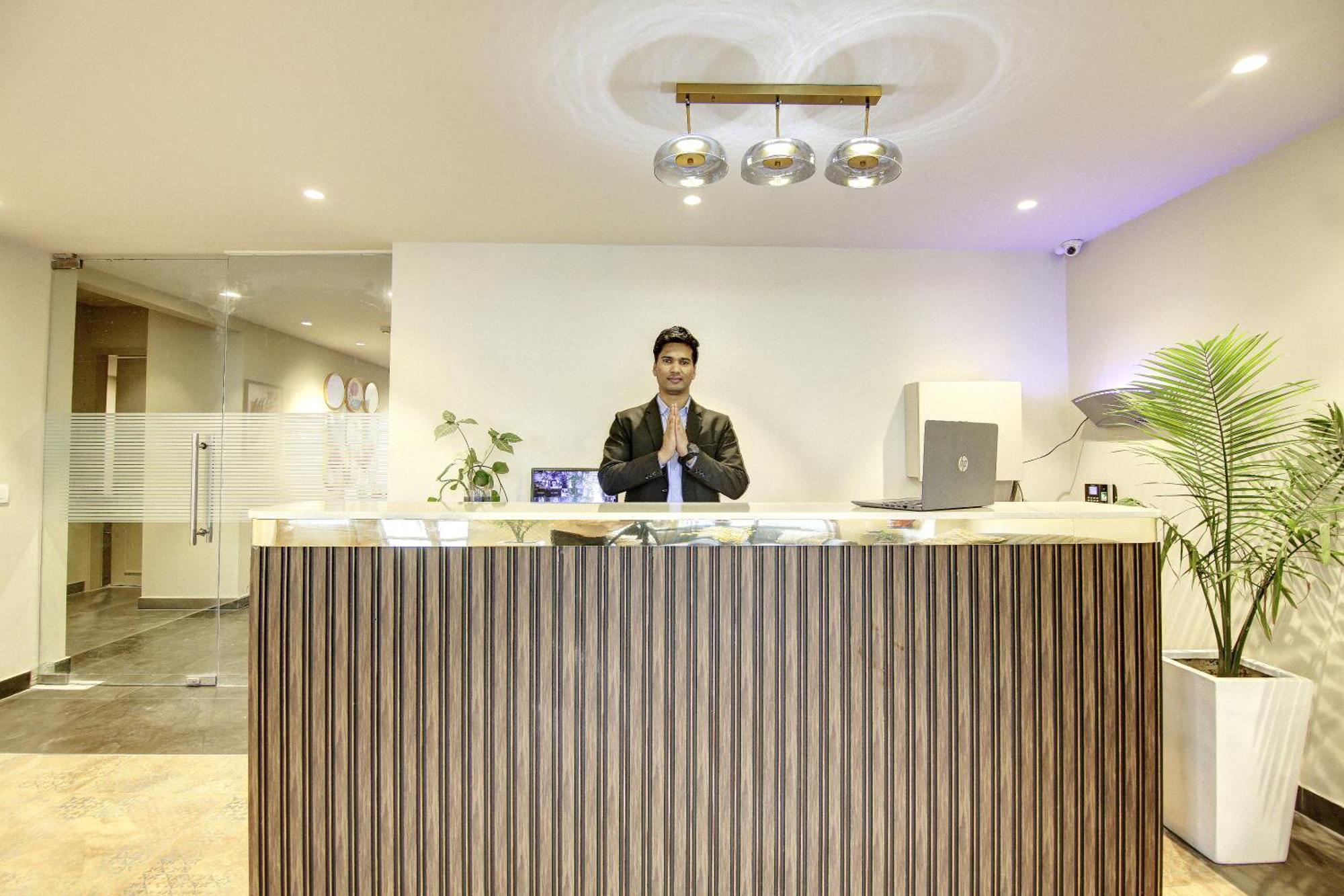 Saltstayz Select - Golf Course Road Гургаон Екстериор снимка